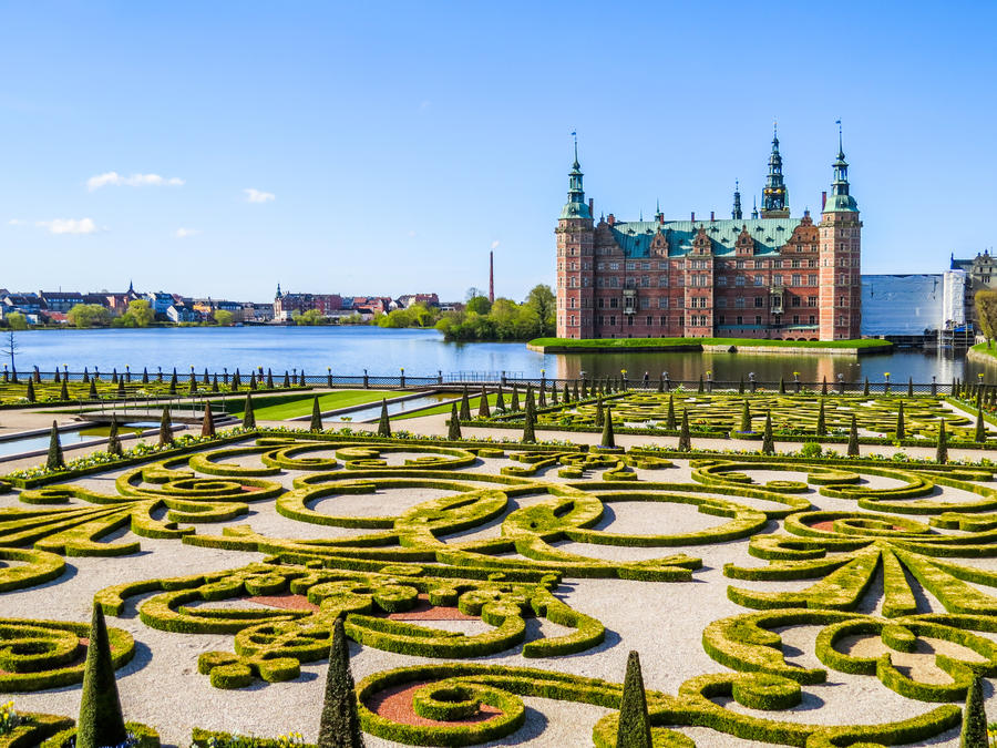 Park and Palace Frederiksborg Slot, Hillerod, Denmark
