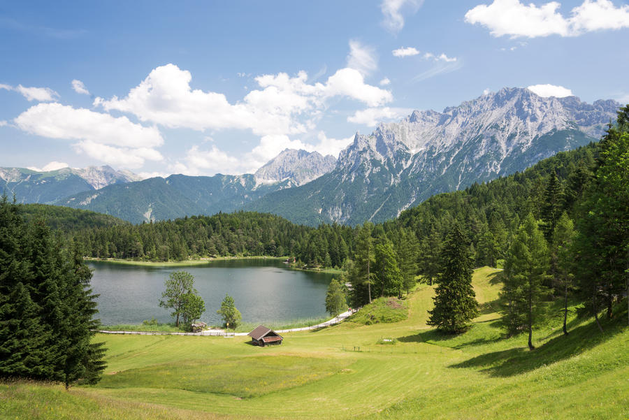 Lake Lautersee, an alpine lake near Mittenwald with Karwendel mountains in the background, Mittenwald, Bavaria, Germany