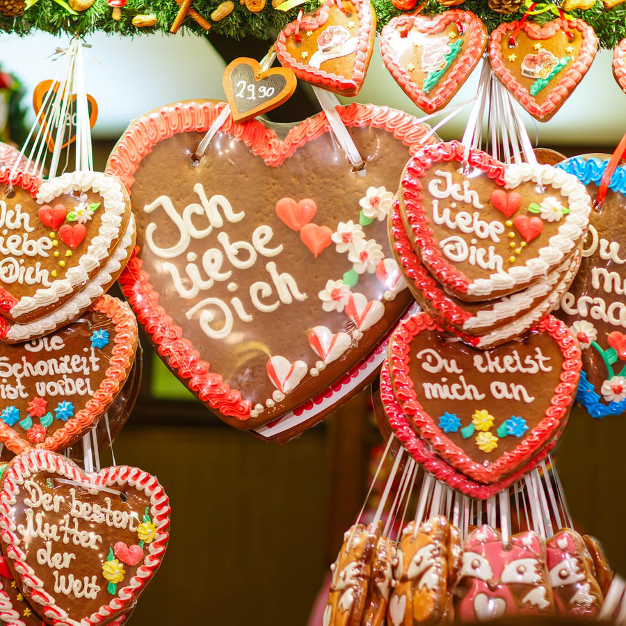 Gingerbread Hearts at German Christmas Market. Nuremberg, Munich, Fulda xmas market in Germany.