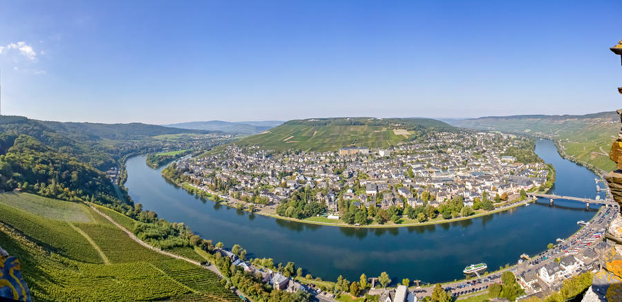 Panorama view of the bend in the Moselle river at Traben Trarbach, Germany