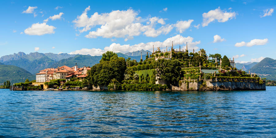 Isola Bella is located in the middle of Lake Maggiore, just 5 minutes off the town of Stresa.  The island owes its fame to the Borromeo family who built a magnificent palace with a beautiful garden.