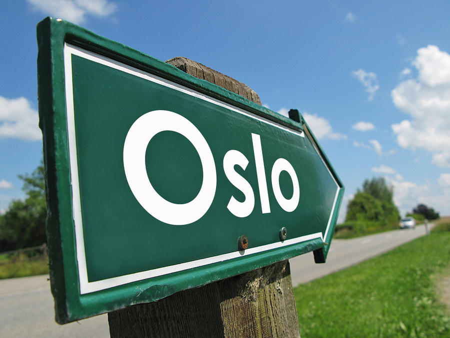 Oslo signpost along a rural road