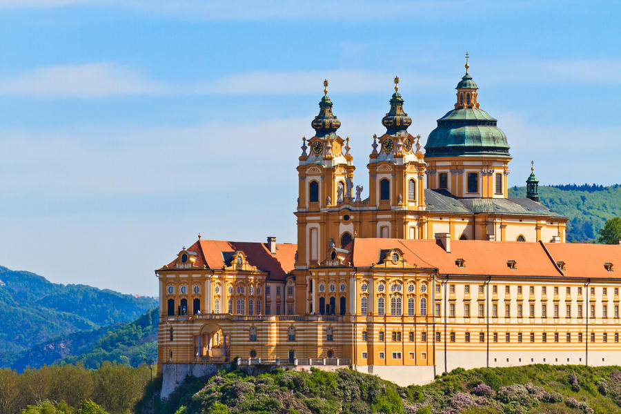 Melk Abbey is an Austrian Benedictine abbey and one of the world&#39;s most famous monastic sites