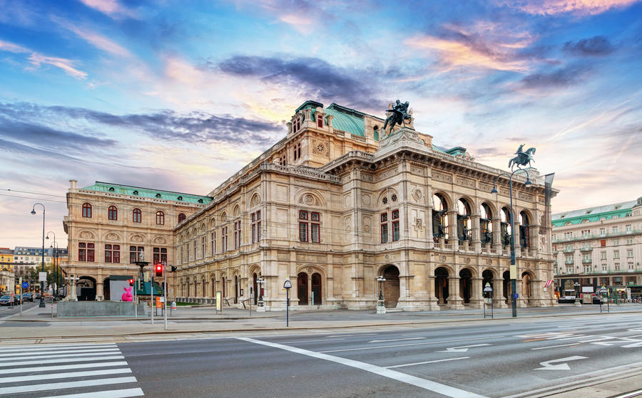 State Opera at sunrise - Vienna - Austria