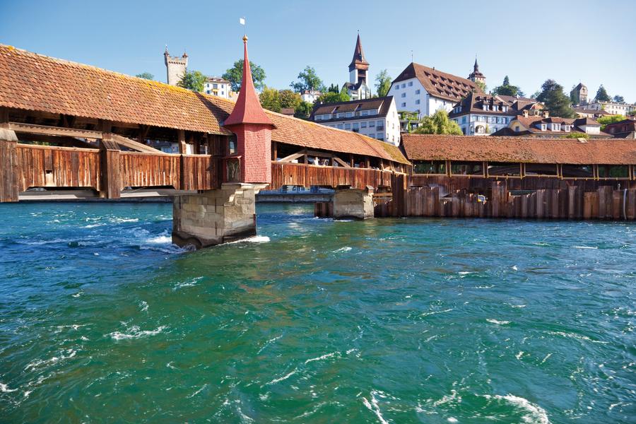 Holzbrücke in Luzern, Fluss Reuss, Luzern, Kanton Luzern, Schweiz