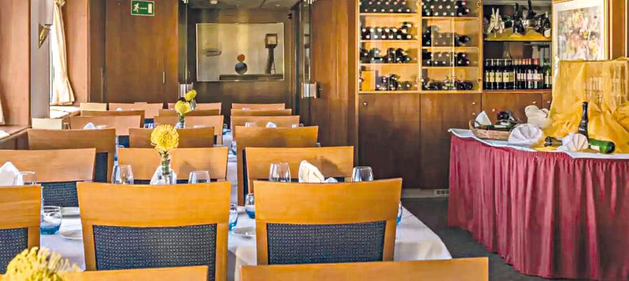 MS Johannes Brahms Restaurant