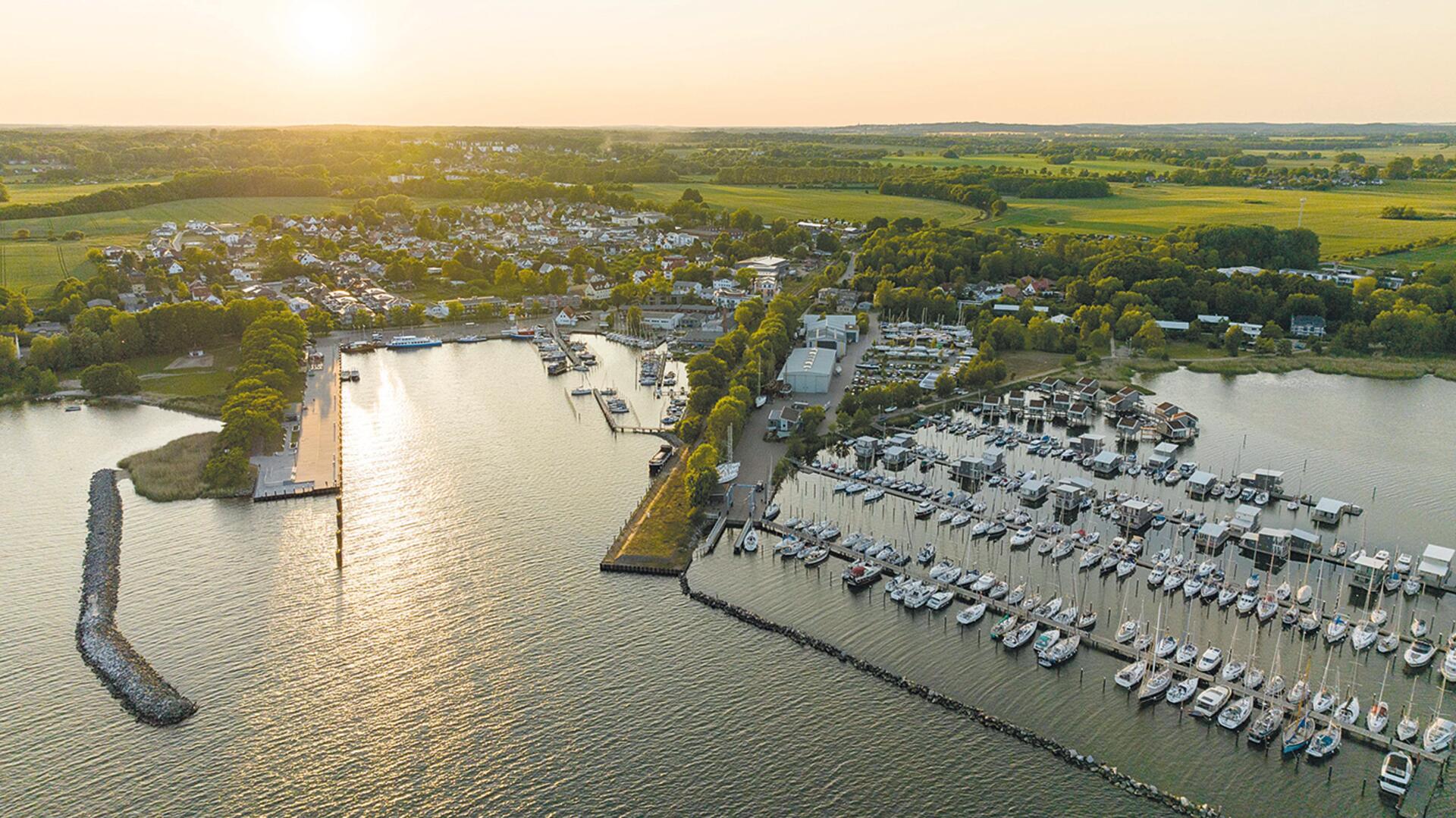 Hafenhotel zu Putbus 
Gültigkeit: 2026
Herkunft: Hafenhotel zu Putbus 
Mitarbeiter: BSC
© Hafenhotel zu Putbus