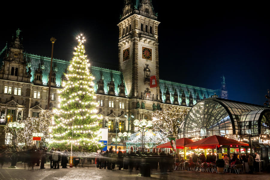 Beautiful illuminations in Hamburg at Christmas week. Weihnachtsmarkt