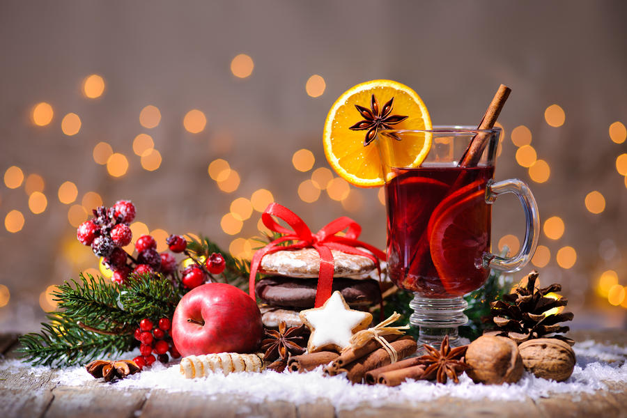 Christmas mulled wine with oranges and spices