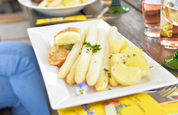 Spargel satt und Rundfahrt mit der Möwe