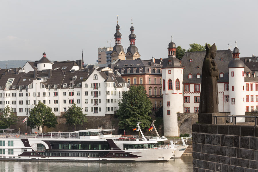Beautiful mountain landscape in the Bavarian Alps with pilgrimage church of Maria Gern and Watzmann massif in the background, Nationalpark Berchtesgadener Land, Bavaria, Germany