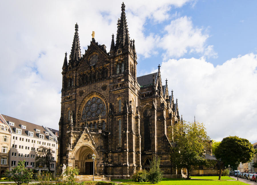 The Peterskirche in Leipzig near the city center is often used for several cultural events of different color.