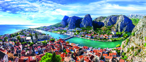 Diese Reise ins Herz Dalmatiens wird Sie begeistern! Städte wie aus dem Bilderbuch mit Jahrhunderte alter Tradition und eine Landschaft zum Niederknien, geschützt durch die schroffen Barrieren der Küstengebirge. Wie schläfrige Riesentiere liegen die Adria-Inseln im Licht der Abendsonne.